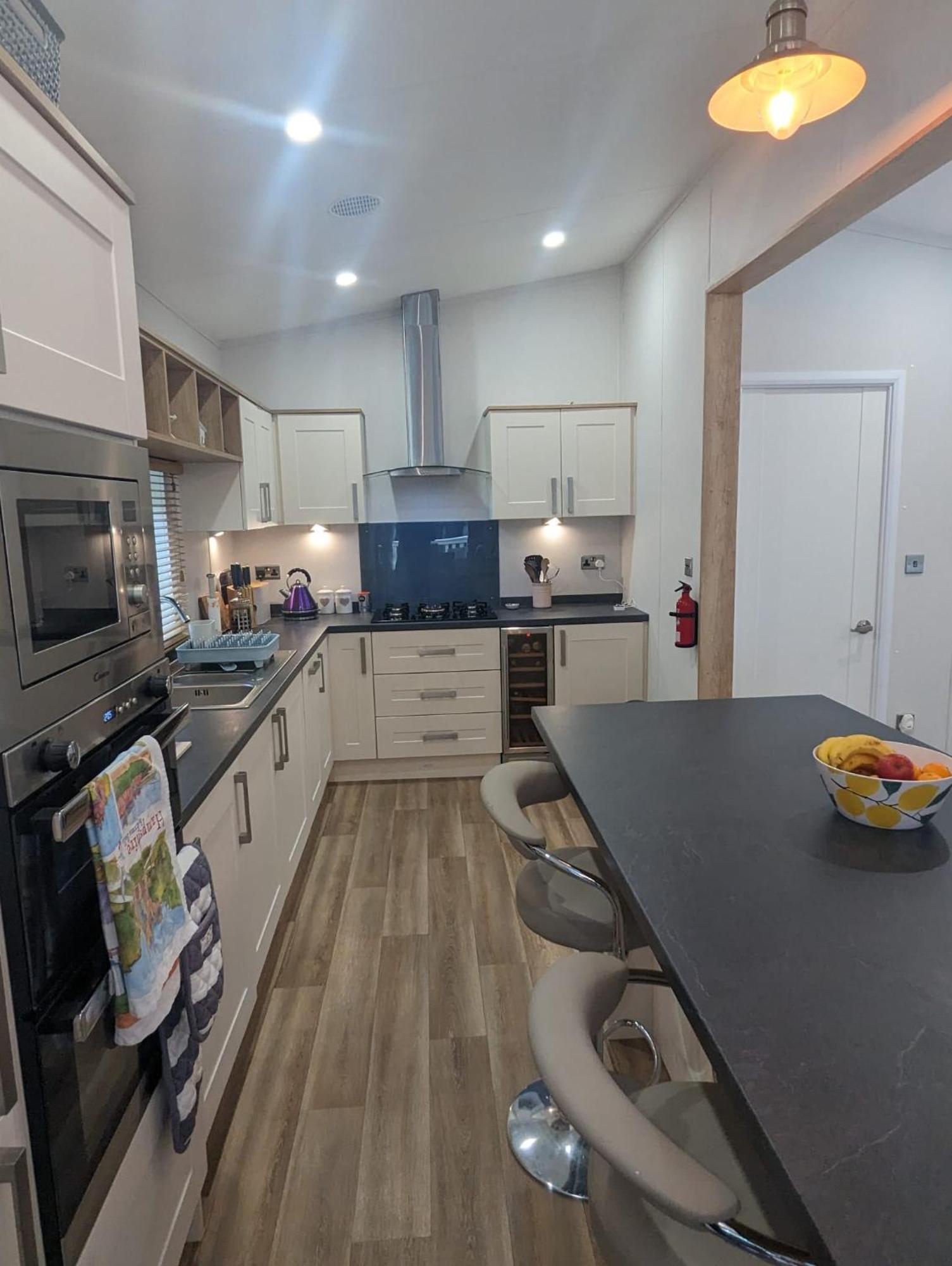 Luxury Stunning Sensation Lodge On 5 Star Shorefield Country Park New Forest Entertainment And Leisure Passes Included Milford on Sea Extérieur photo