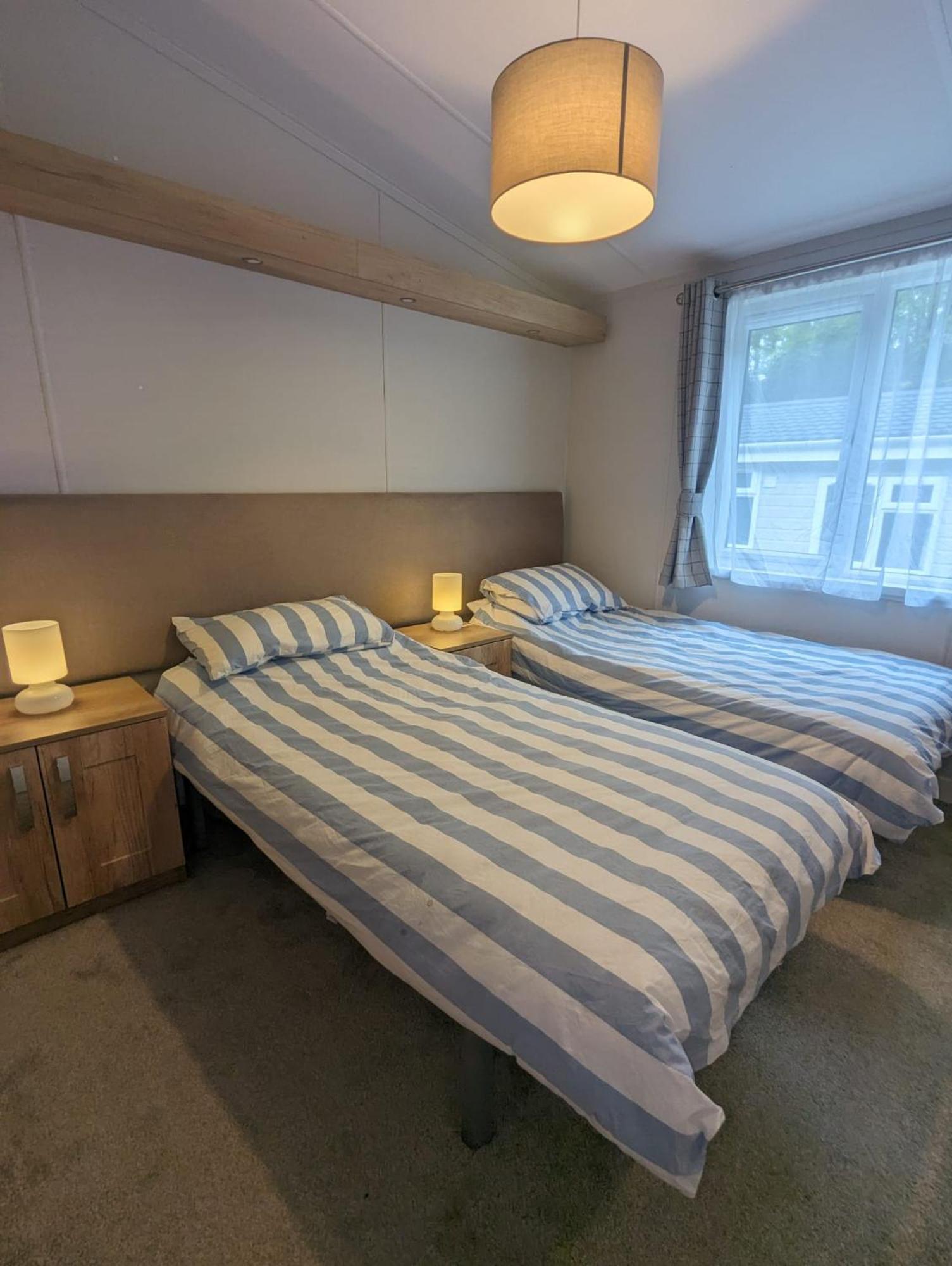 Luxury Stunning Sensation Lodge On 5 Star Shorefield Country Park New Forest Entertainment And Leisure Passes Included Milford on Sea Extérieur photo
